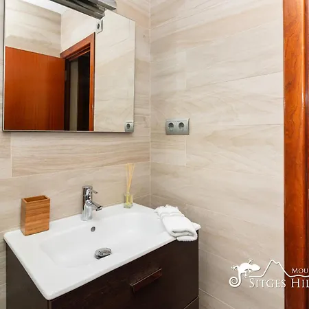 Villa Spacious Santa Fe - Private Pool, Big Garden And A/c Close To Sitges