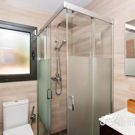 Spacious Santa Fe - Private Pool, Big Garden And A/c Close To Sitges Villa *