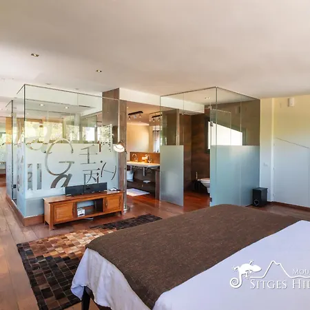Spacious Santa Fe - Private Pool, Big Garden And A/c Close To Sitges Villa *