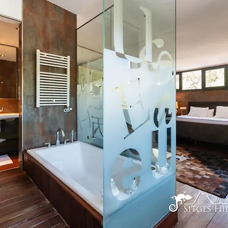 Spacious Santa Fe - Private Pool, Big Garden And A/c Close To Sitges