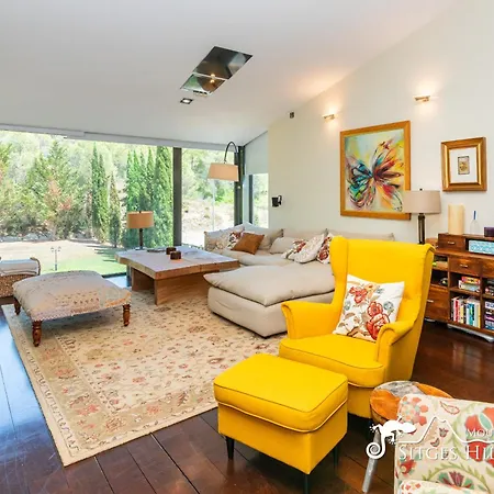 Spacious Santa Fe - Private Pool, Big Garden And A/c Close To Sitges Villa *