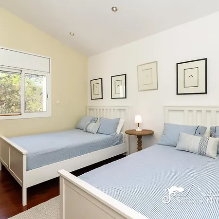 Spacious Santa Fe - Private Pool, Big Garden And A/c Close To Sitges Villa