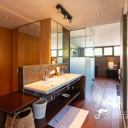 Spacious Santa Fe - Private Pool, Big Garden And A/c Close To Sitges Villa *